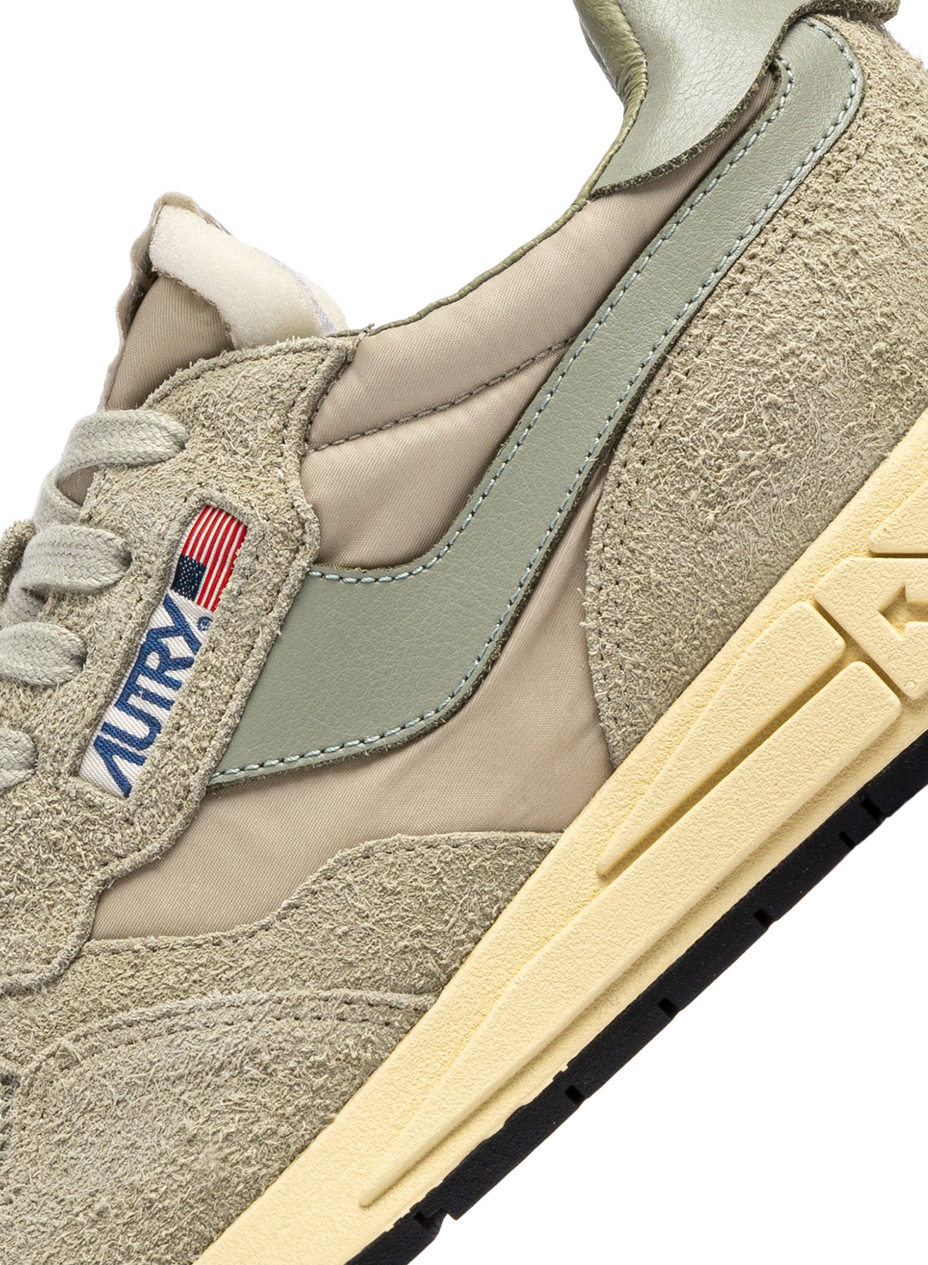 AUTRY Men Reelwind UT48 - Suede sponge/sea grass